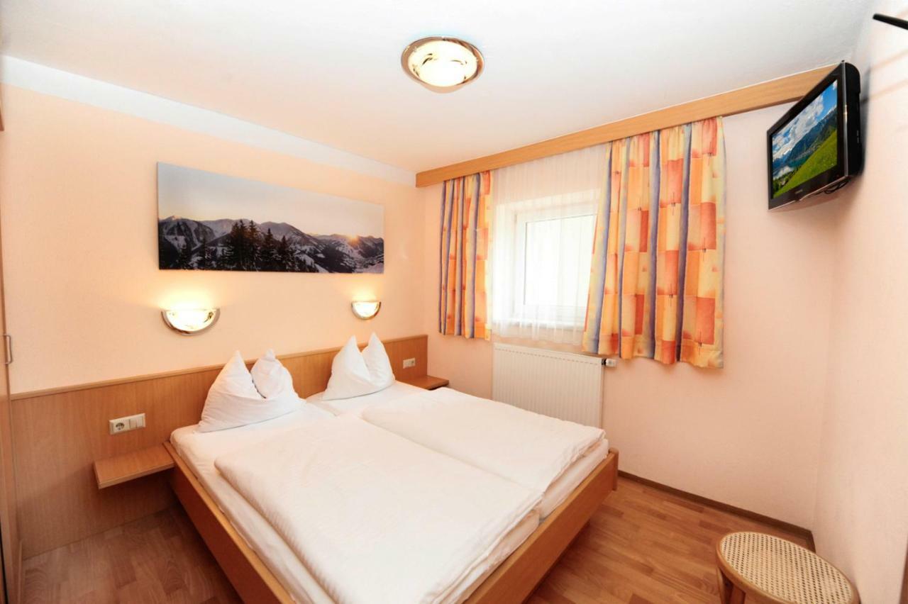 Schoenfeld Apartment *