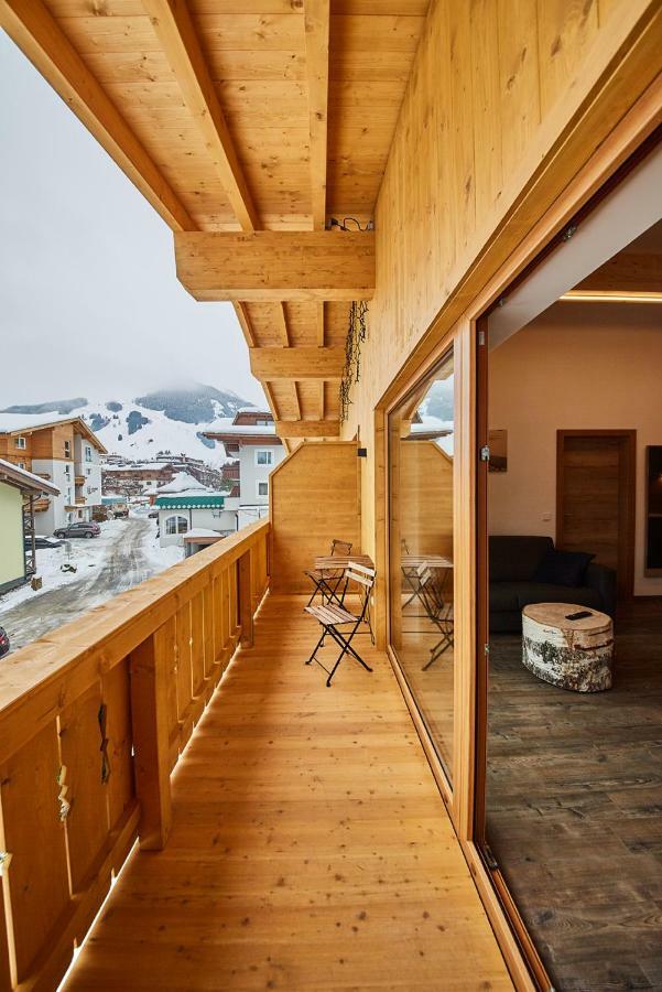Schoenfeld Apartment *