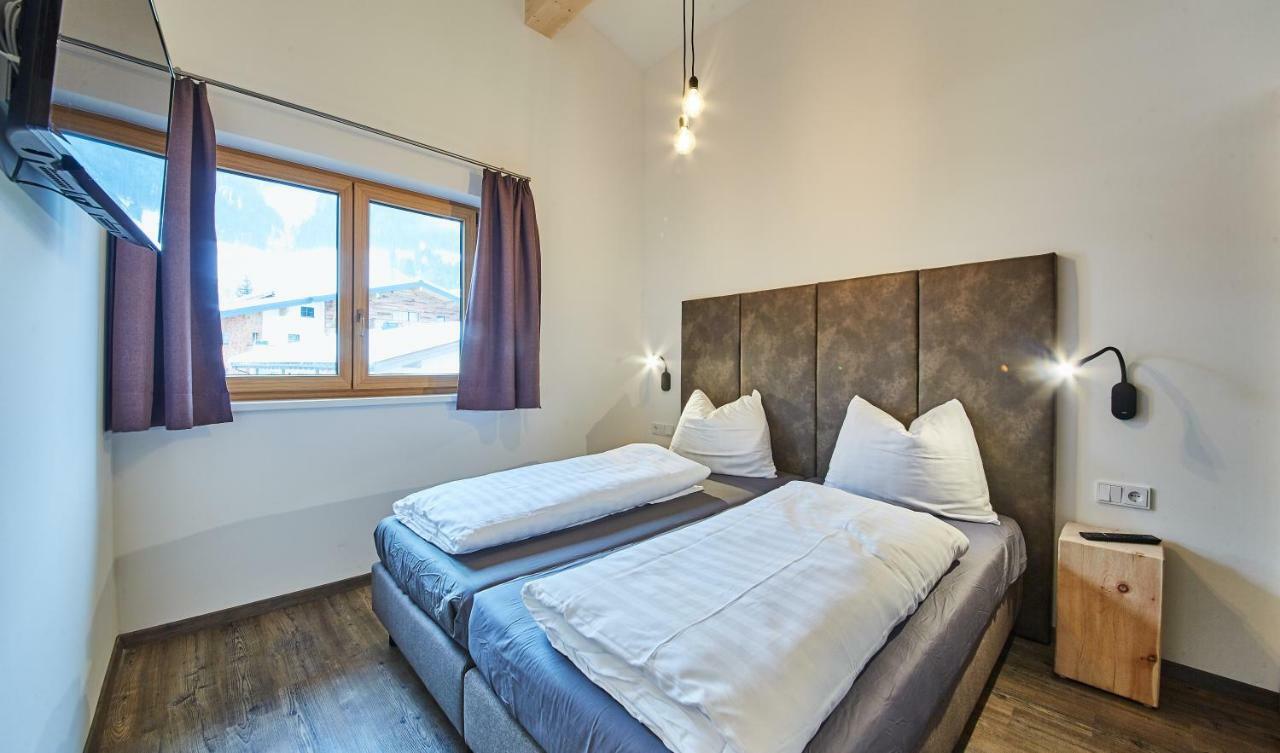Schoenfeld Apartment *